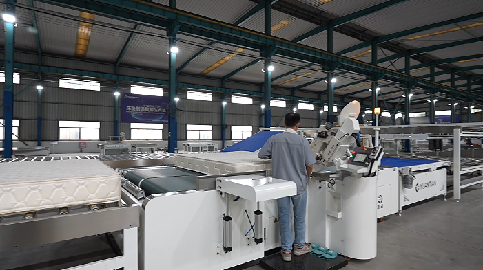 可定制、能溯源、更高效！源田展厅可视化床垫智造流水线太硬核了！